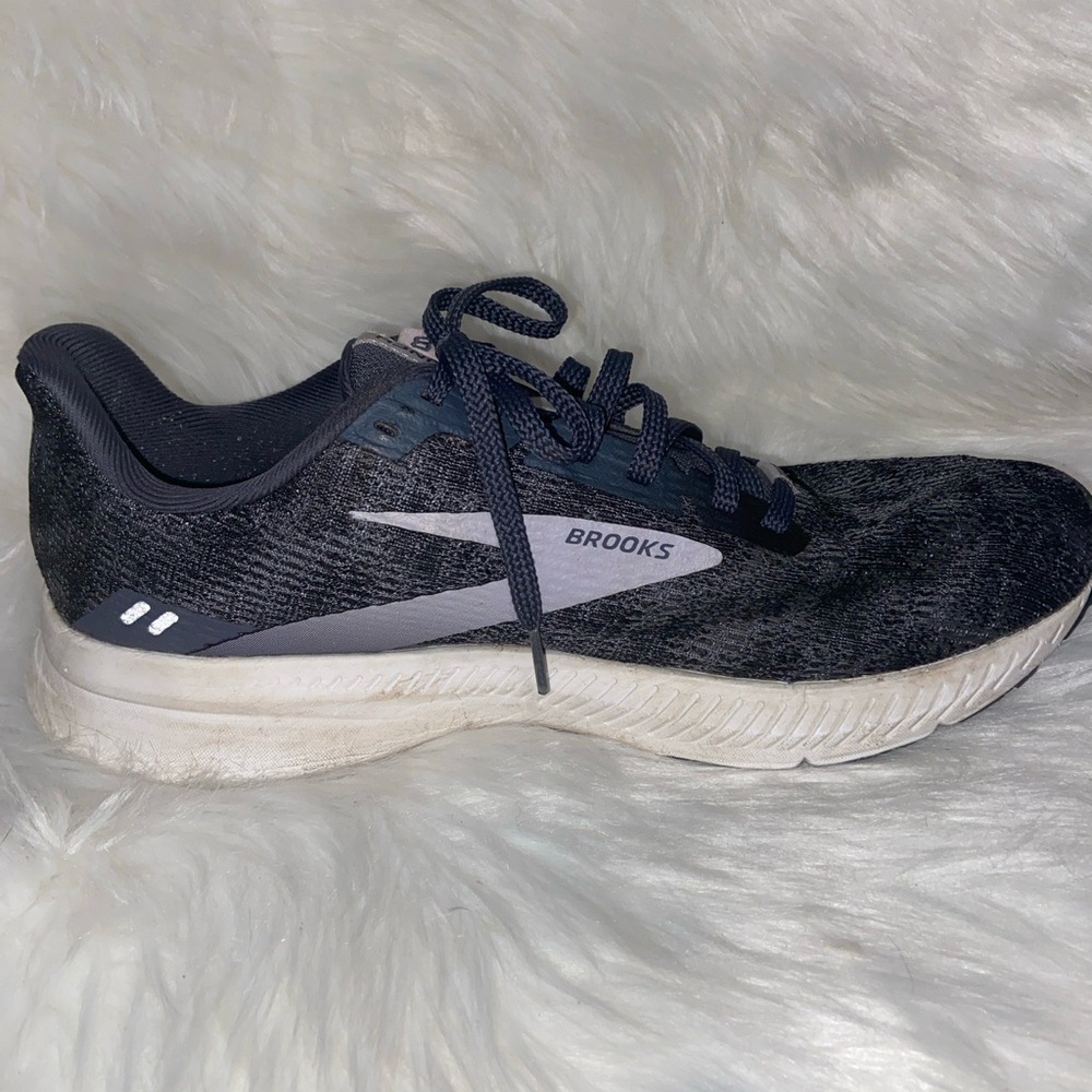 Brooks sneakers - Picture 7 of 9